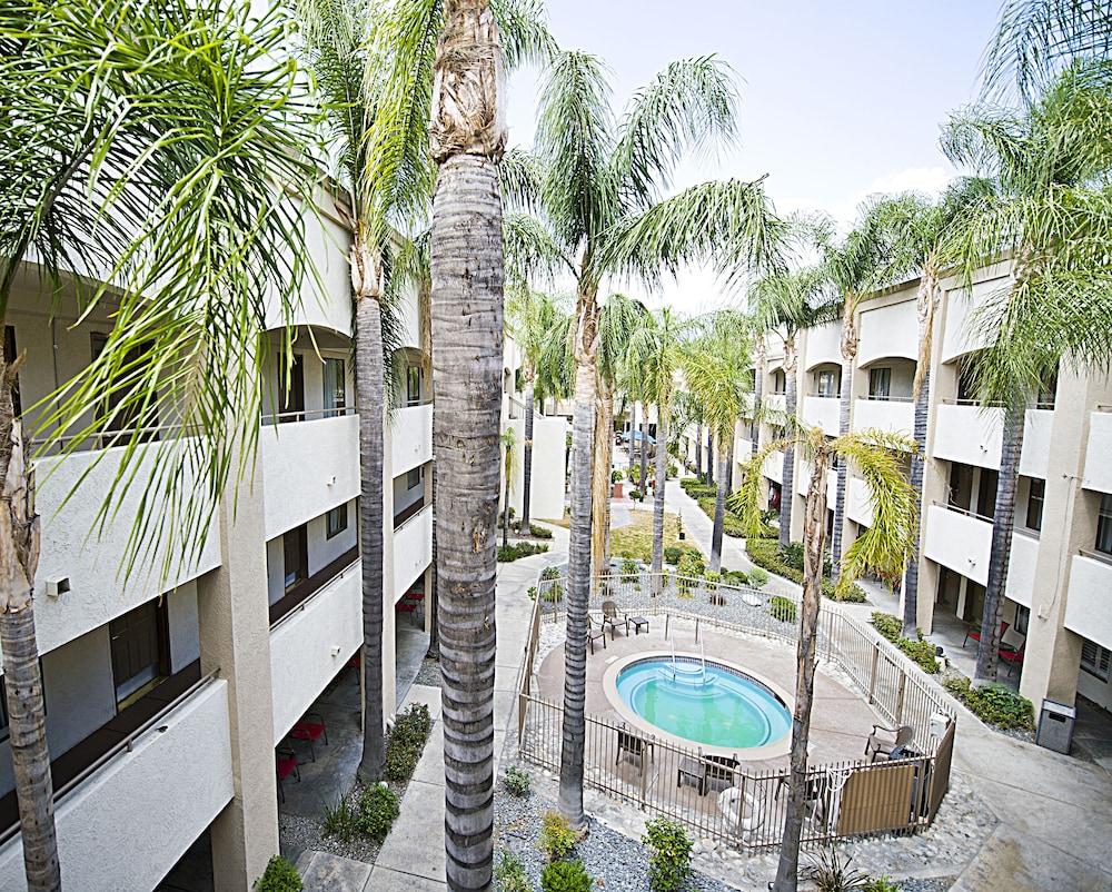 Hotel D'Lins Ontario Airport Εξωτερικό φωτογραφία